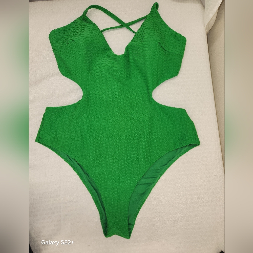 Victoria’s Secret Beach Beads Cut-Out Cheeky One-Piece Size XL.  #B11